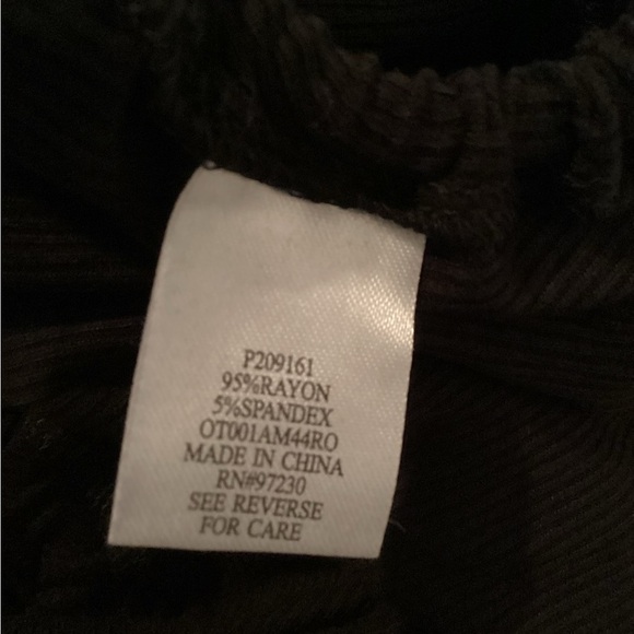 Nwt Dylan Ryan Shirt Size large - Picture 2 of 4